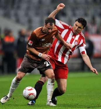 Van Bommel rejoint De Jong ?