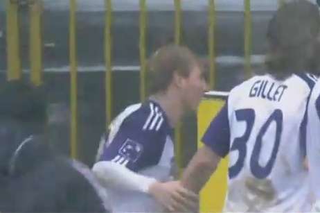 Vidéo : Steward nerveux