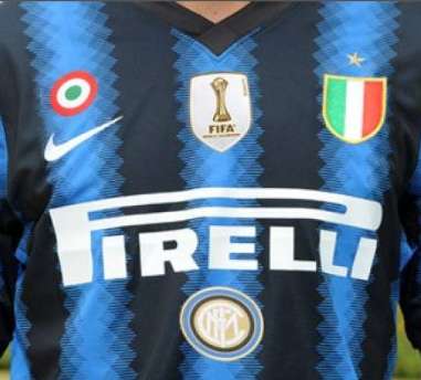 Photo : trop de trophées sur le maillot ?