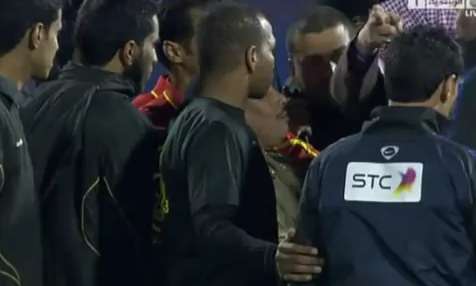 Vidéo : Jets de chaussures