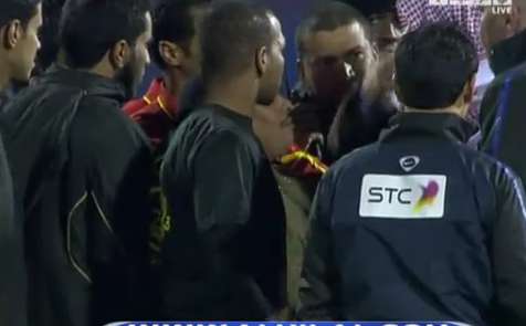 Vidéo: Lancer de chaussures