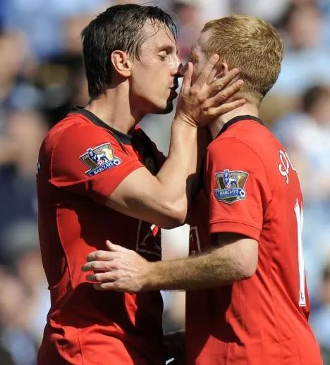 Mata encense Scholes