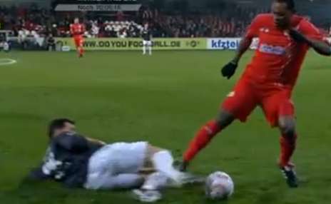 Vidéo : Jambe cassée, sauce allemande