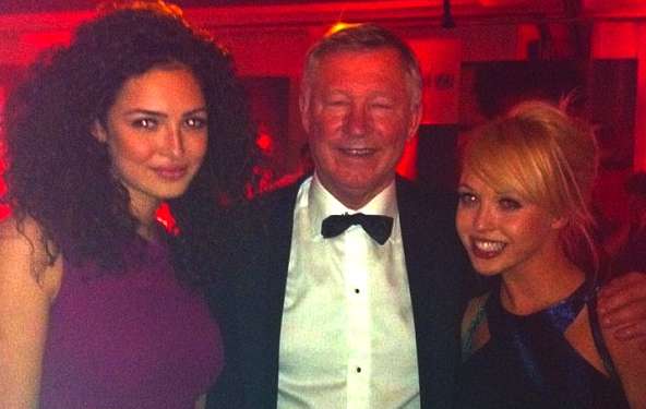 Photo: Fergie bien entouré