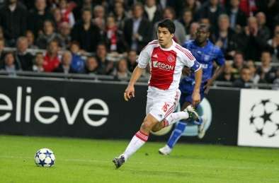 Suarez courtisé en Angleterre