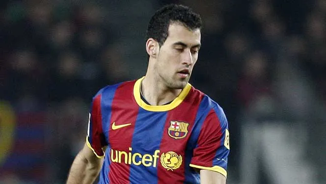 Busquets prolonge