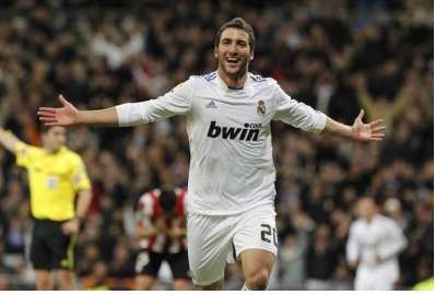 Higuain out jusqu&rsquo;en avril