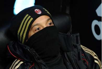 Ronnie injurié en discothèque