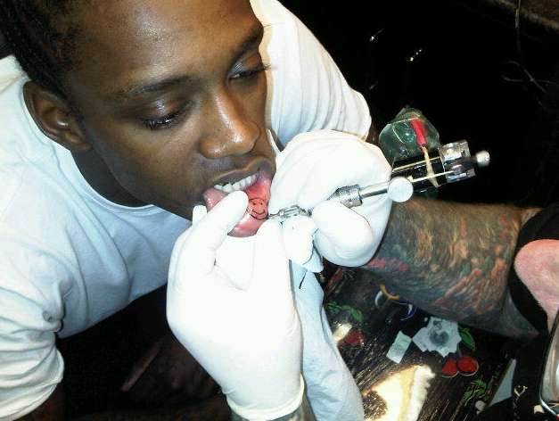 Photo : Smiley dans la bouche