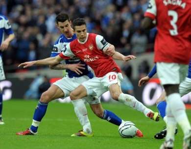 Van Persie absent face au Barça