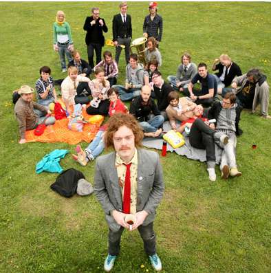 «<span style="font-size:50%">&nbsp;</span>Je suis un entraîneur de foot musical»