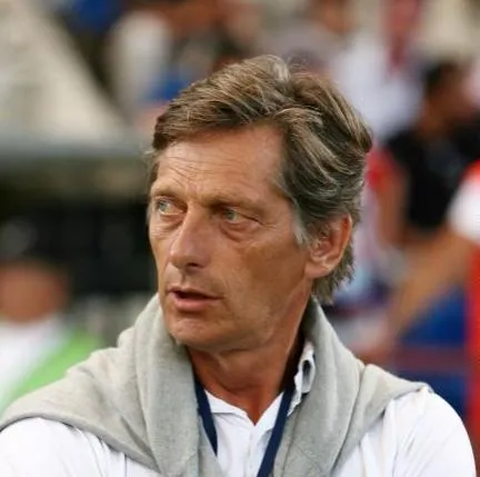 M6 attaque les Bleus