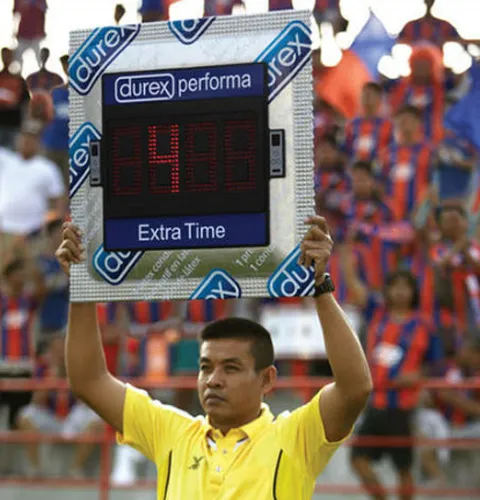 Photo: 4ème arbitre préservatif