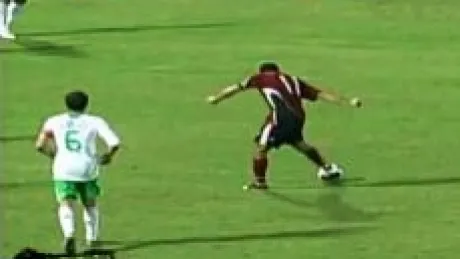 Vidéo : une frappe joliment ratée