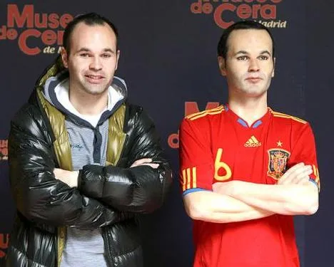 Photo : Iniesta la statue de cire
