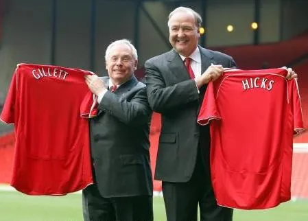 Gillett pensait Gerrard homo