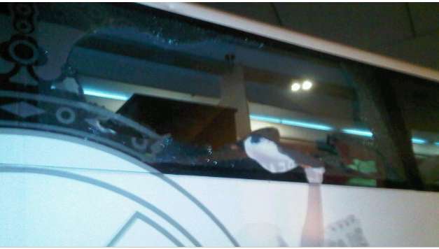 Photo : Le bus du Real caillassé