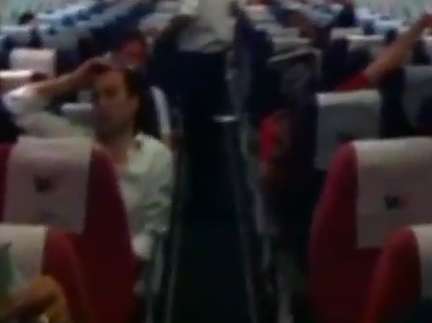 Video : Catane fait la fête dans l&rsquo;avion