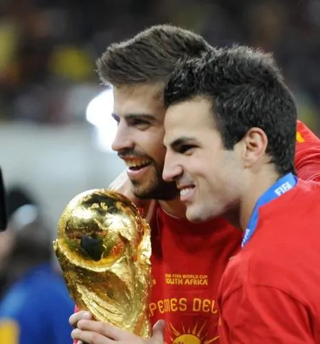 Fabregas encourage Piqué