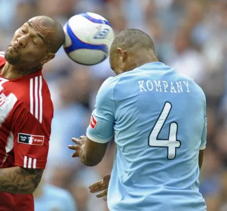 Mancini encense Kompany