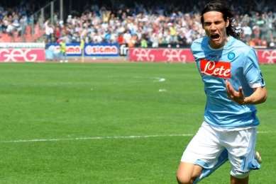 Cavani, meilleur joueur du Napoli