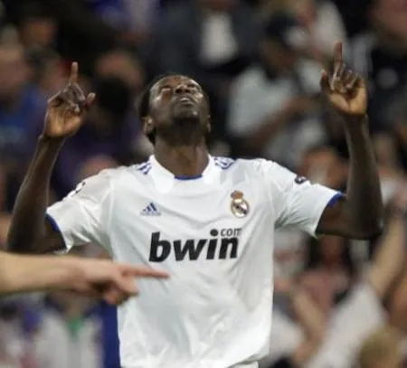 Adebayor n&rsquo;ira pas en Angola