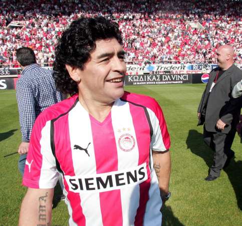 Maradona s&rsquo;attaque aux Chinois