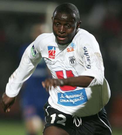 «On doit être dix blacks dans le pays»