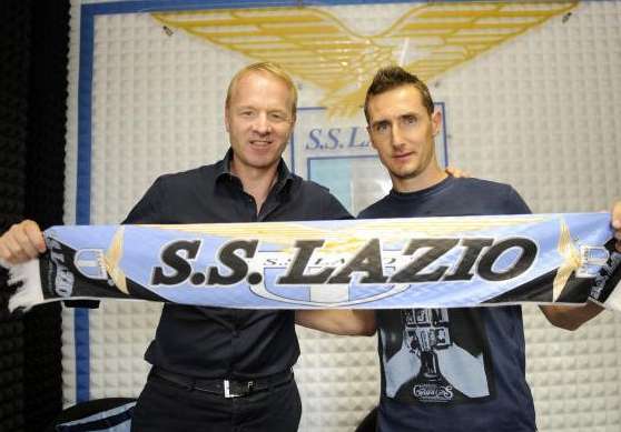 Photo : Klose, anniversaire bleu ciel