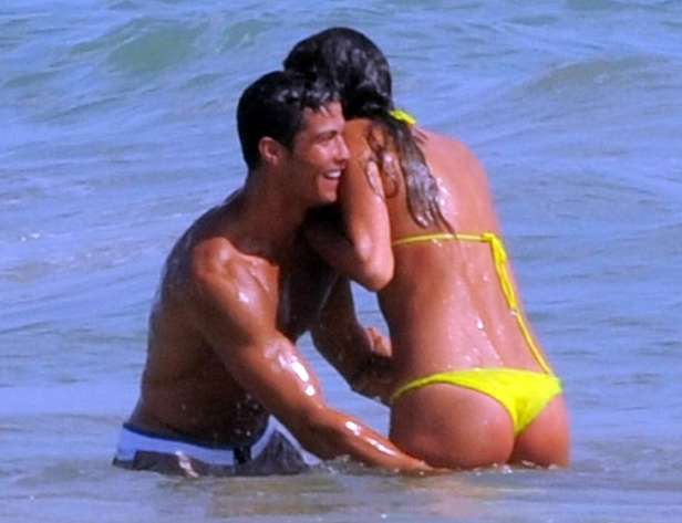 Photo : Cristiano et Irina à la plage