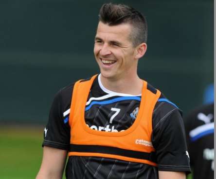 Photo : la nouvelle coupe de Barton
