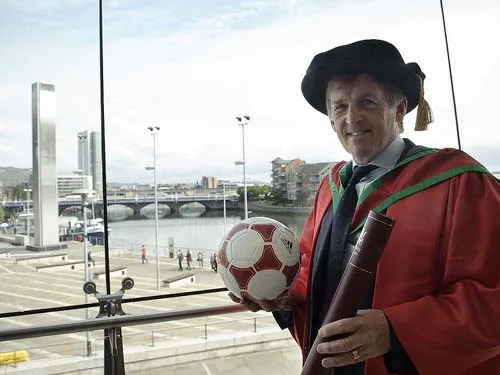 Dalglish, docteur en science