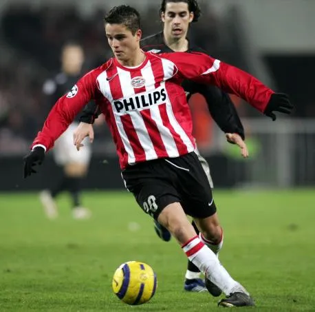 Afellay pisté par Tottenham