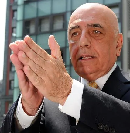 Galliani compare l'Italie à une pizzeria