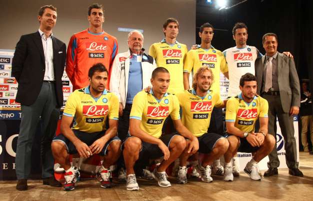 Photo : Le Napoli voit jaune