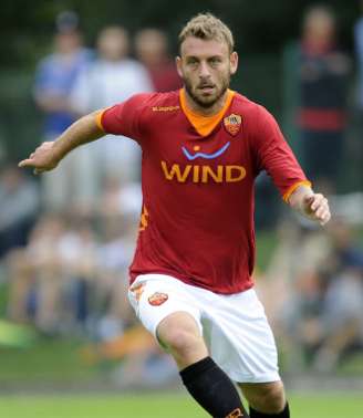Les tifosi derrière De Rossi