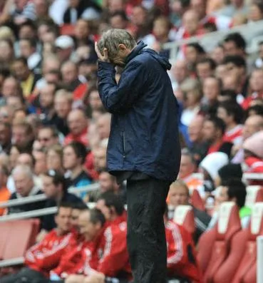 Wenger prend deux matches