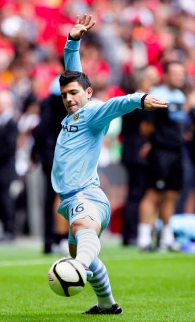 Photo : Aguero en danseuse