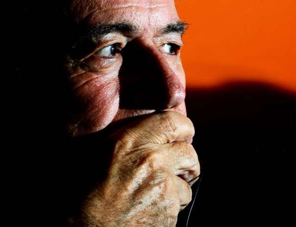 La FIFA suspend six arbitres à vie