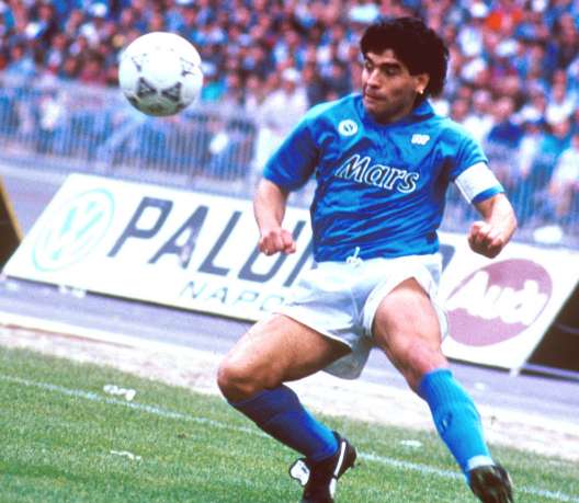 Maradona devra choisir son camp