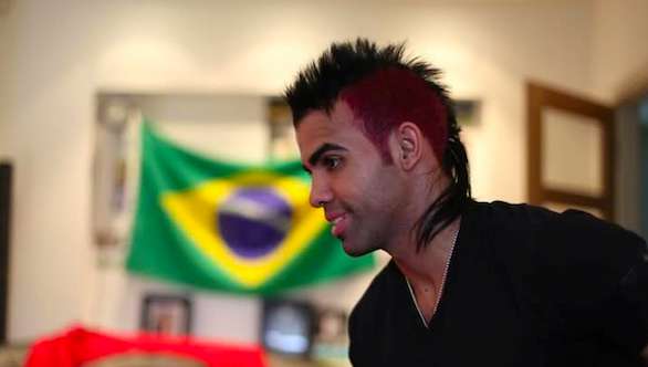 Photo : Sandro et ses vilains cheveux