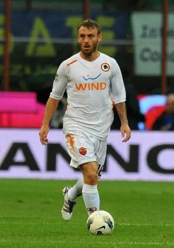 Mancini ne lâche pas De Rossi