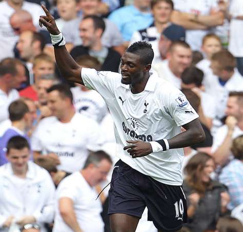 Gareth Bale kiffe Adebayor