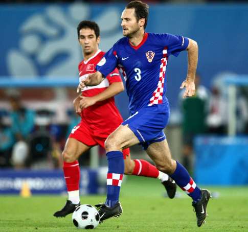 Simunic rentre au bled