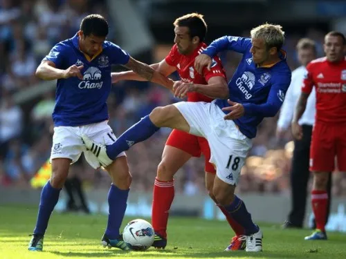 Photo: Touche pipi à Everton