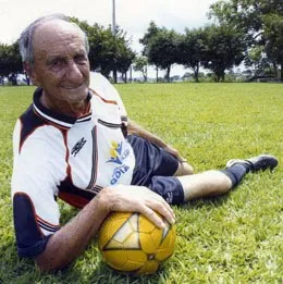 89 ans, arrière-droit