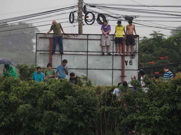 Photo : Tribunes improvisées