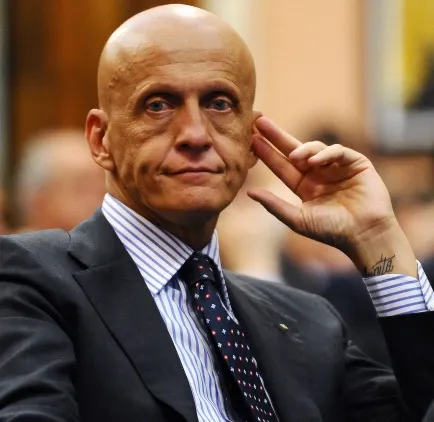 Collina contre la vidéo