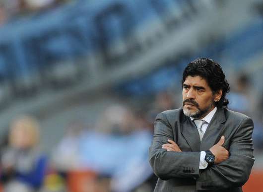 Maradona prend une branlée