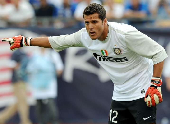 Julio Cesar rentre blessé